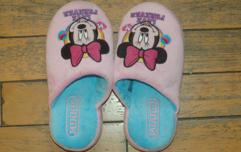 迪士尼粉色小拖鞋