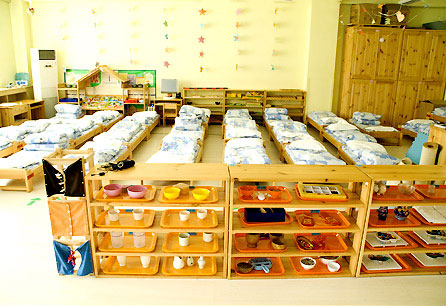 幼儿园睡眠室